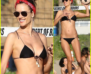 Alessandra Ambrosio Bares Hot Bikini Body During Day at the Beach!