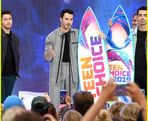 Jonas Brothers Speak Out Against Bullying at Teen Choice Awards 2019
